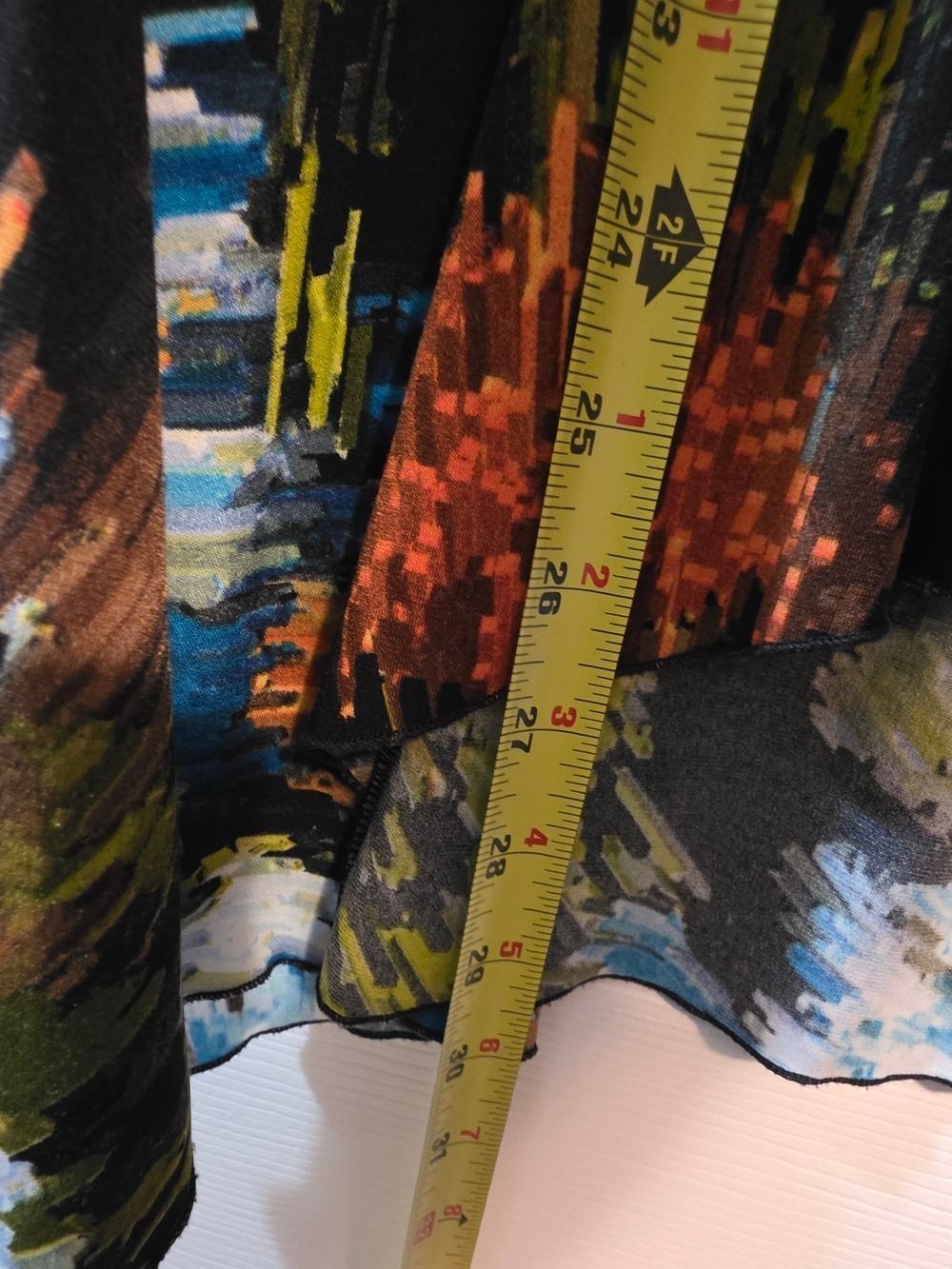 4/$97 Canadian Vivian Wong Abstract Brushstroke Button-Front Top - Picture 5 of 14